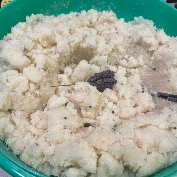 6 oz LAVENDER 🛍️ FACE & BODY ALL NATURAL REJUVENATING & MOISTURIZING SCRUB - Picture 5 of 7